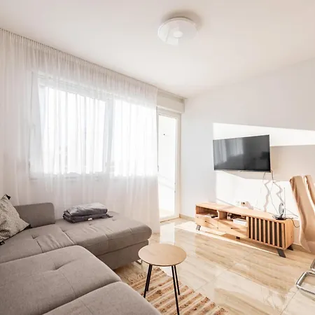 2 Bedroom Stunning In Appartement