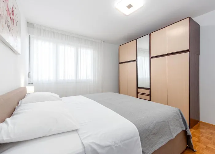 2 Bedroom Stunning In Zadar