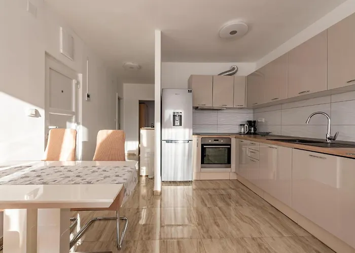 2 Bedroom Stunning In Zadar