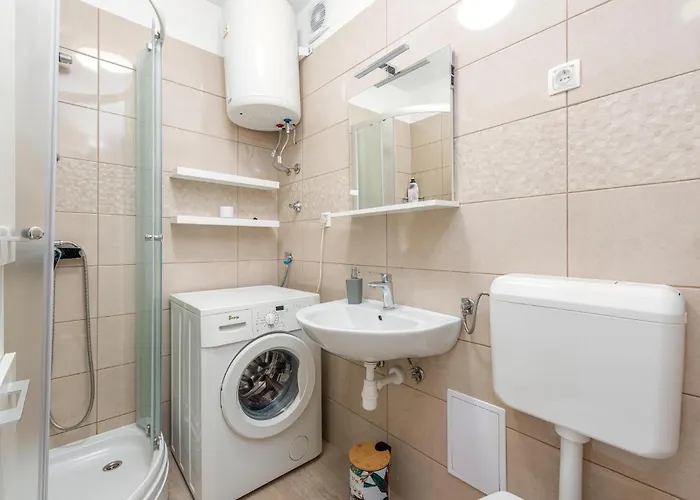 Appartement 2 Bedroom Stunning In *