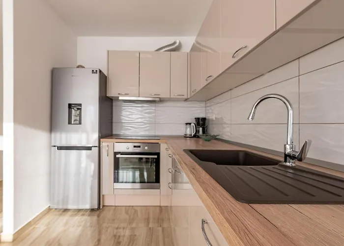 2 Bedroom Stunning In Appartement *